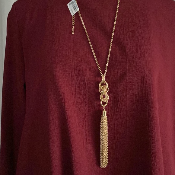 Asymmetrical burgundy suit - Picture 8 of 10